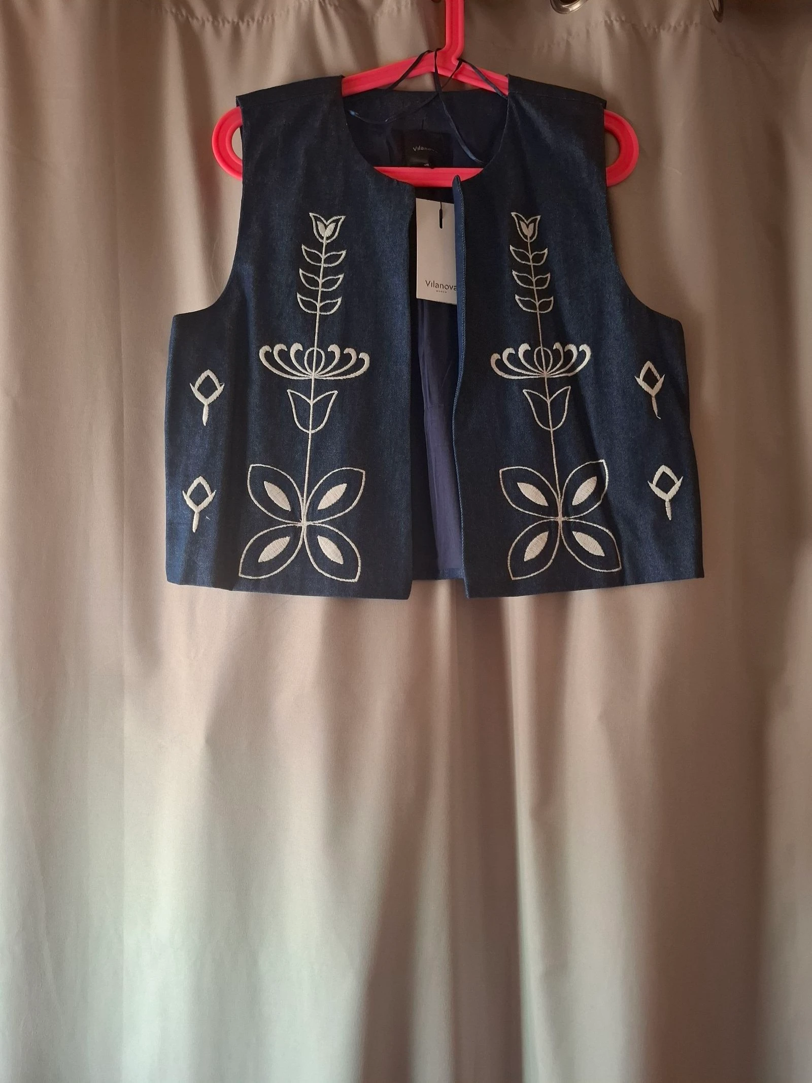Gilet brodé sans manche vilanova neuf 